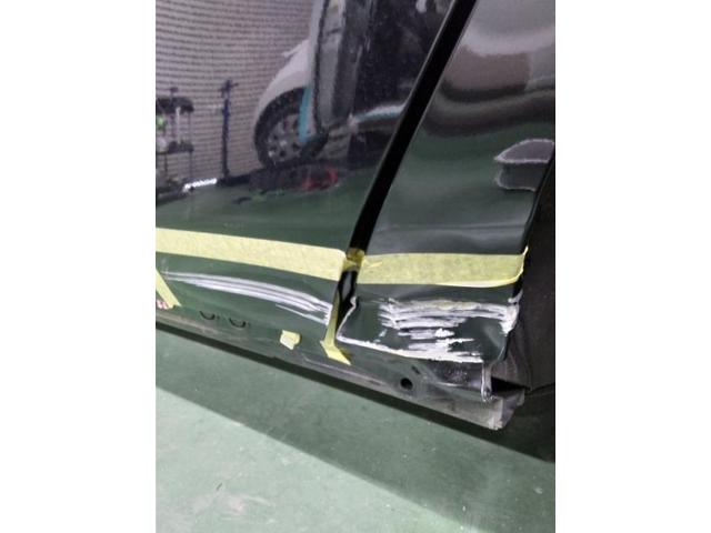 マツダ MAZDA3ファストバック 左リヤドア・左後ろタイヤ横(クォーター)キズ・へこみ直し 豊橋市