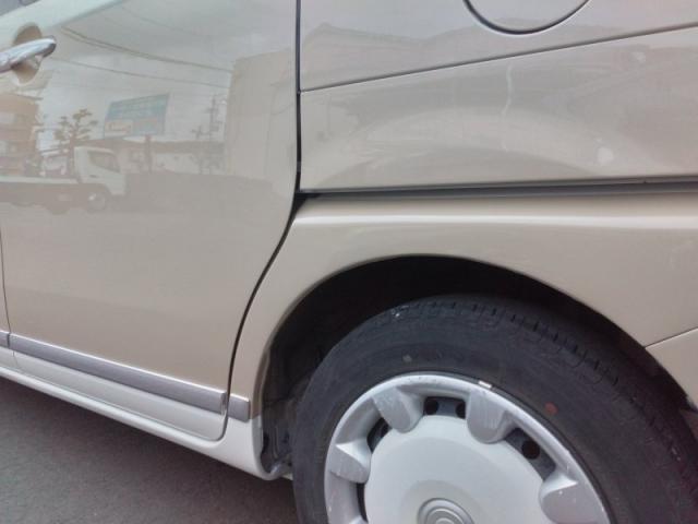 ダイハツ　ムーヴキャンバス　後ろのドアとタイヤの横（クォーター）　キズ・へこみ直し　豊橋市　板金塗装