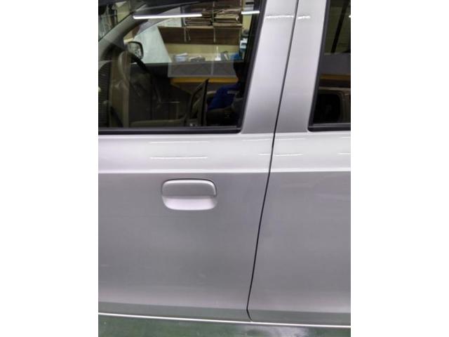 スズキ　アルト　フロントドアキズ・へこみ直し　豊橋市カーコン工法で安く修理！　カーコンビニ倶楽部