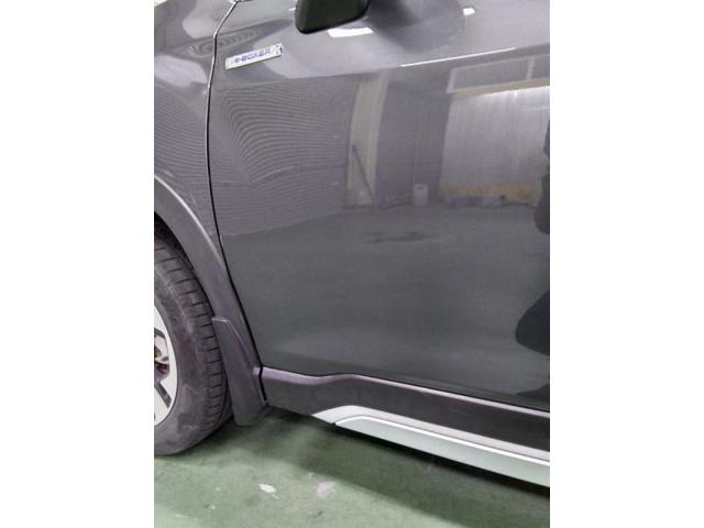 スバル　フォレスター　フロントドアキズ・へこみ直し　豊橋市カーコン工法でお安く！修理