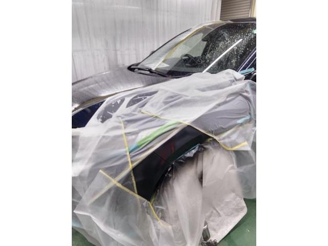 ホンダ　ヴェゼル　前タイヤ上（フェンダー）キズ・へこみ直し　豊橋市カーコン工法