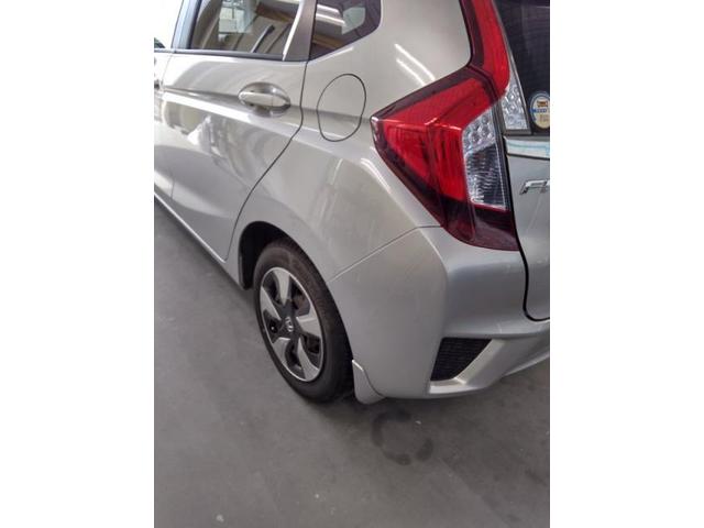 ホンダ　フィット　バンパーとドア・クォーターキズ・へこみ直し　豊橋市カーコン工法