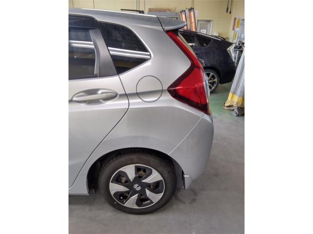 ホンダ　フィット　バンパーとドア・クォーターキズ・へこみ直し　豊橋市カーコン工法