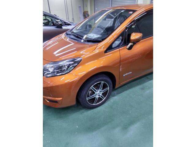 日産　ノート　左前タイヤ上（フェンダー）キズ・へこみ直し　カーコン工法豊橋市