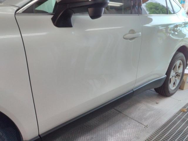 トヨタ　ハリアー　フロントドアキズ・へこみ直し　浜松市カーコン工法で板金