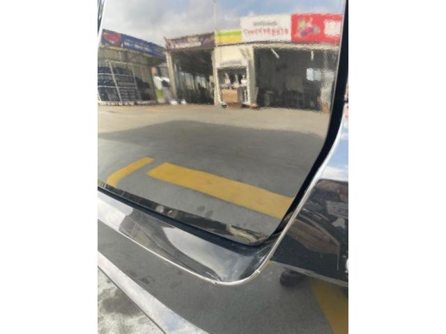 日産　セレナ　トランクキズ・へこみ直し