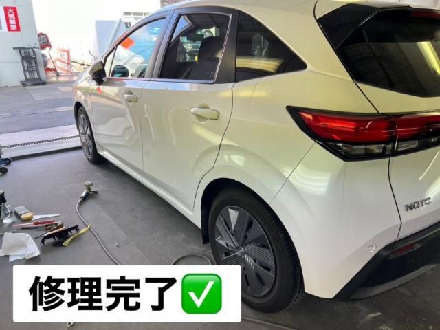 日産　ノート　左フロントドア交換、ロッカパネル修理キズ・へこみ直し