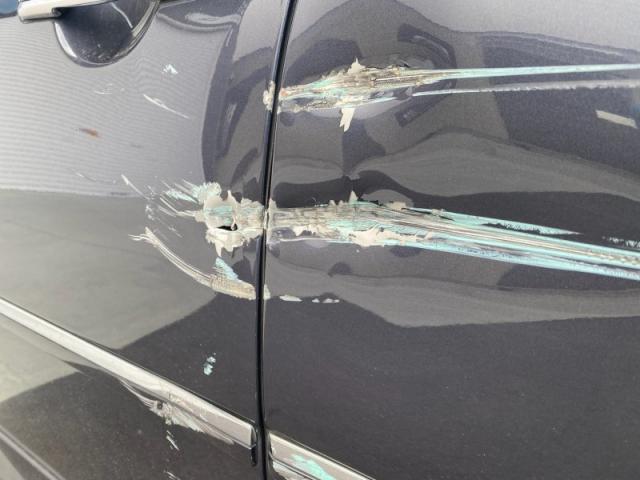 日産　フーガ　左前後ドア　大破　キズ・へこみ直し　三養基郡カーコンビニ倶楽部