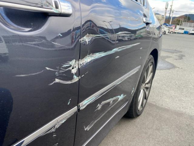 日産　フーガ　左前後ドア　大破　キズ・へこみ直し　三養基郡カーコンビニ倶楽部