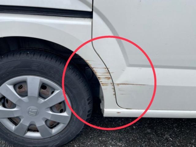 ホンダ　Ｎ－ＢＯＸ　スライドドアとその横クォーター　サビキズ・へこみ直し　基山町板金塗装