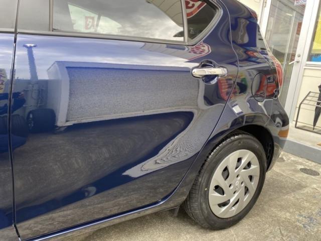 トヨタ　アクア　バンパーと後ろタイヤ上クォーター　ドアのキズ・へこみ直し　佐賀市　板金塗装