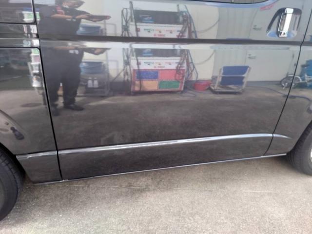 トヨタ　ハイエースバン　左右　あちこち色々　キズ・へこみ直し　佐賀市板金塗装