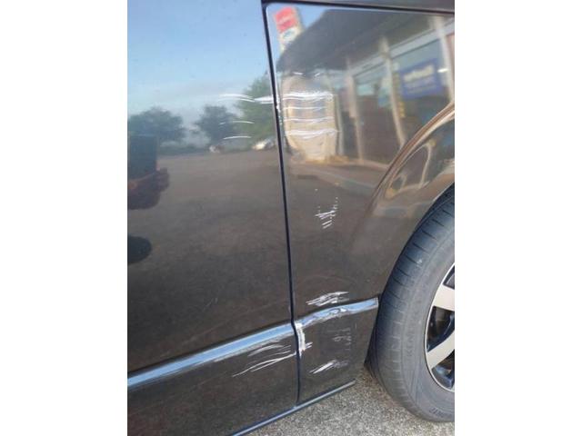 トヨタ　ハイエースバン　左右　あちこち色々　キズ・へこみ直し　佐賀市板金塗装