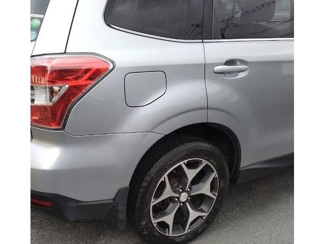 スバル　フォレスター　リヤバンパーと後ろタイヤ上クォーター　キズ・へこみ直し　佐賀市板金塗装