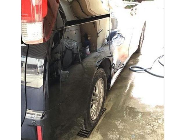 トヨタ　エスクァイア　右後ろタイヤ上とバンパー　キズ・へこみ直し　佐賀市板金塗装