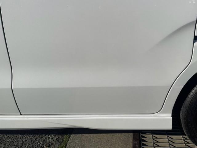 ホンダ　Ｎ－ＢＯＸカスタム　ドアパネル　ロッカーパネルキズ・へこみ直し