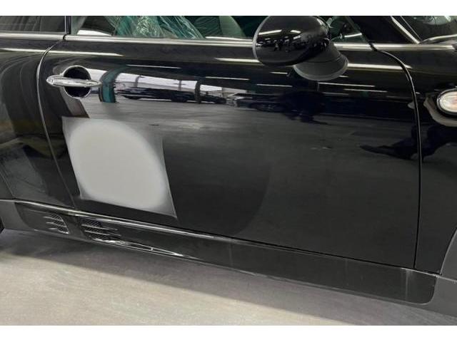 ＭＩＮＩ　ＭＩＮＩクーパー　キズ・へこみ直し　輸入車のフロントドア　傷塗装修理