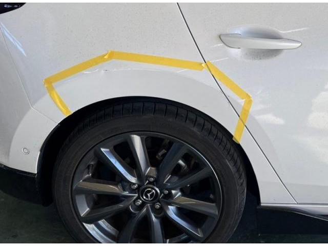 マツダ　ＭＡＺＤＡ３ファストバック　キズ・へこみ直し　クォーター（リヤタイヤの上）　へこみきず板金塗装