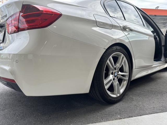 ＢＭＷ　３シリーズ　バンパーキズ・へこみ直し