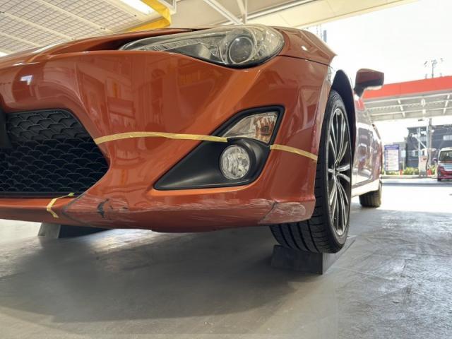 トヨタ 86 バンパー キズ・へこみ直し 大阪市住之江区 板金塗装