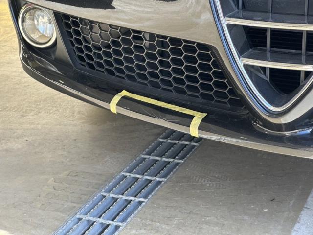 アルファロメオ アルファ159スポーツワゴン 輸入車のバンパーキズ・へこみ直し 大阪市住之江区