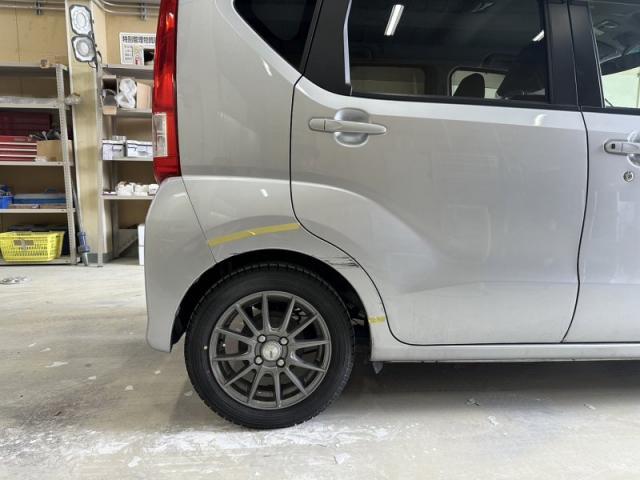 ダイハツ ムーヴ 右後ろタイヤの横 クォーター キズ・へこみ直し 大阪市住之江区 板金塗装