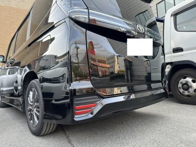 トヨタ ヴォクシー トランク キズ・へこみ直し 大阪市住之江区 板金塗装