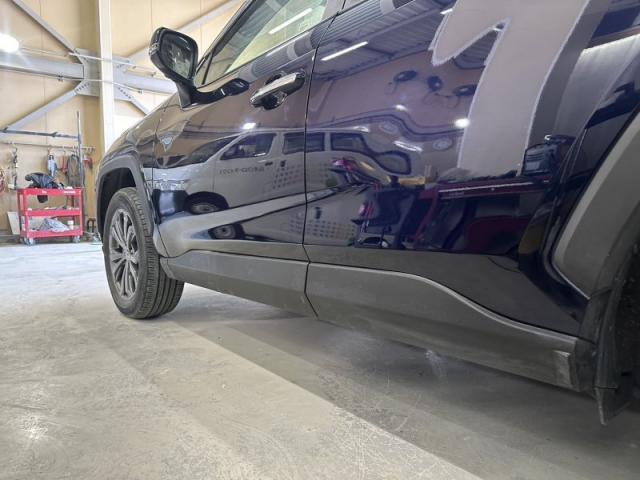 トヨタ RAV4 前後ドア キズ・へこみ直し 黒いモール交換 大阪市住之江区 板金塗装