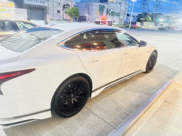 レクサス LS 右リヤドア・クォーター キズ・へこみ直し 大阪市 板金塗装