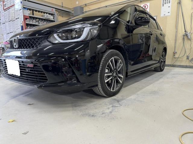 ホンダ フィット フロントドアとその下サイドシル キズ・へこみ直し 大阪市板金塗装