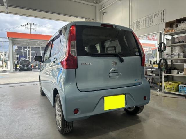 日産 デイズ リアバンパーとクォーター キズ・へこみ直し 大阪市板金塗装