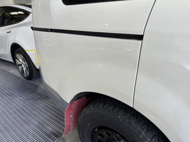 三菱 デリカD:5 キズ・へこみ直し