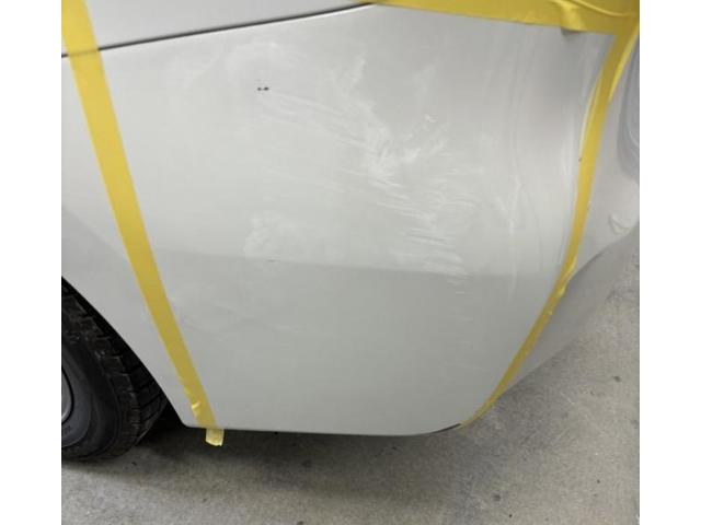 トヨタ プリウスα リアバンパーキズ・へこみ直し 宇部市