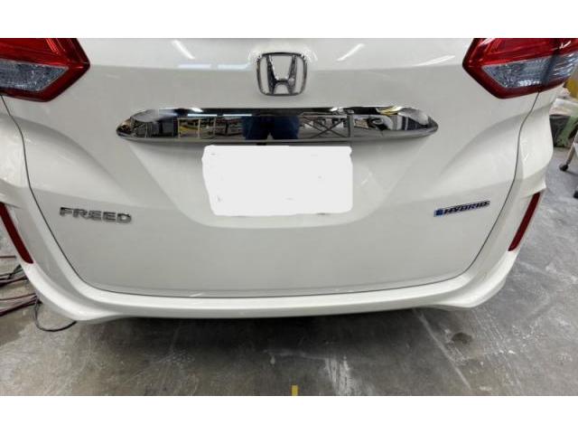 ホンダ フリード リアバンパー交換とトランクの大きなキズ・へこみ直し 宇部市 カーコンビニ倶楽部