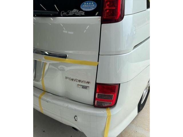 トヨタ アイシス トランク(リヤハッチ)とバンパーキズ・へこみ直し 宇部市 カーコンビニ倶楽部