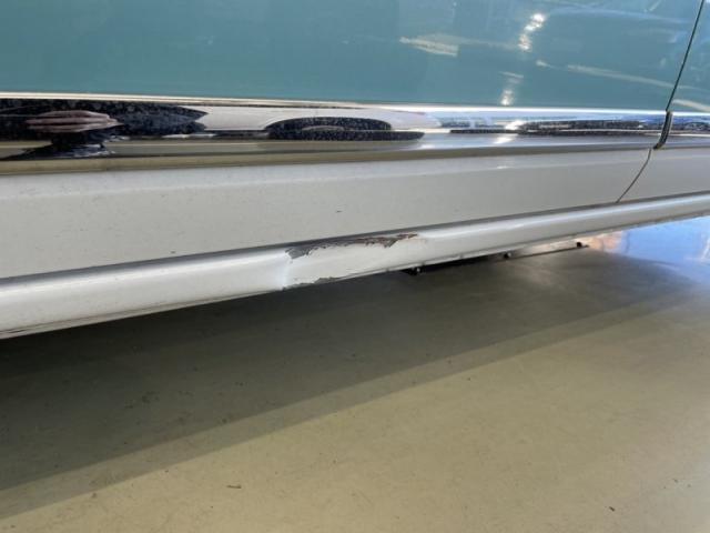 ダイハツ ムーヴキャンバス ドアの下サイドシルキズ・へこみ直し 宇部市