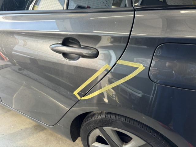 トヨタ プリウス 後ろのドア・クォーター(タイヤの上)キズ・へこみ直し 宇部市