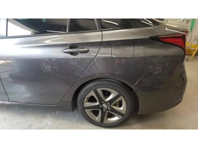 トヨタ プリウス 後ろのドア・クォーター(タイヤの上)キズ・へこみ直し 宇部市