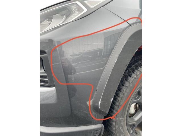 トヨタ RAV4 フロントバンパーと前タイヤ上(フェンダー)フロントドア交換キズ・へこみ直し 保険修理宇部市