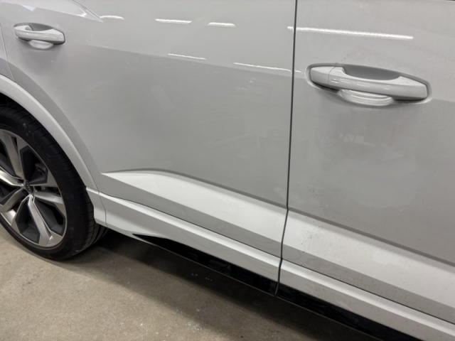 アウディ Q3スポーツバック 輸入車のドアキズ・へこみ直し 宇部市 カーコンビニ倶楽部