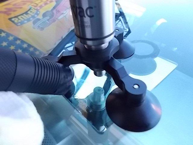 飛び石などによる「ガラスリペア」「ガラス交換」もご対応できます