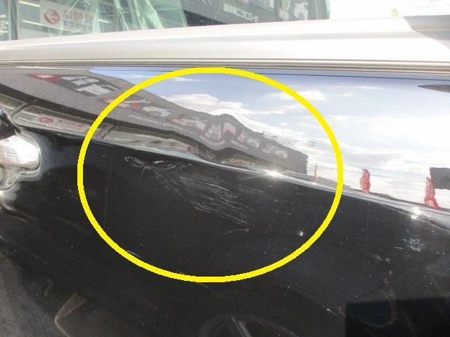 トヨタ　ヴォクシー　ドアへこみ直し　「専用の塗装ブース・修理ブース」を完備  福岡市西区