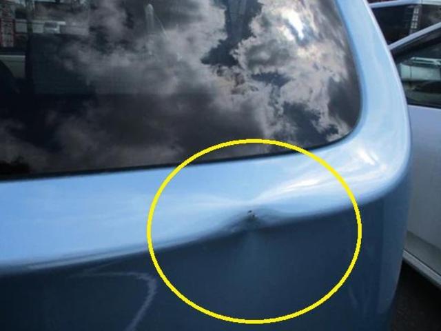 スズキ アルト 自転車と接触 トランク(バックドア)キズ・へこみ直し 福岡市西区