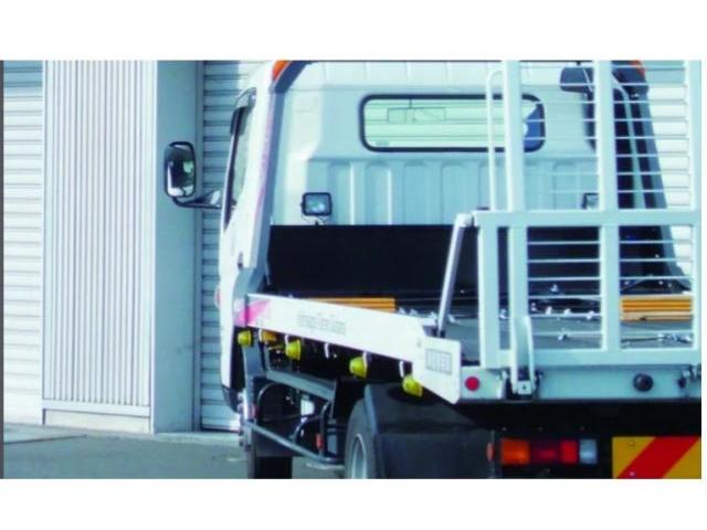 スズキ　スイフト　ドアとサイドシル（ドアの下パネル）へこみ直ししました。　福岡市西区　カーコンビニ倶楽部　プライム自動車工業㈱