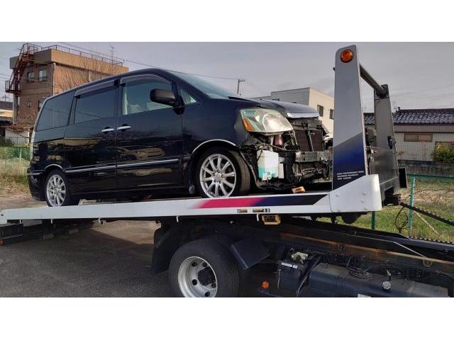 マツダ　デミオ　左折時の壁巻き込みキズ・へこみ直し　後ろのドアとその横　福岡市西区板金塗装