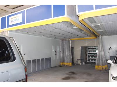 自社塗装ブースを完備しております！