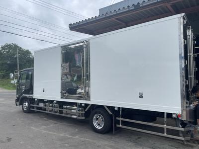 トラック架装もお任せください！