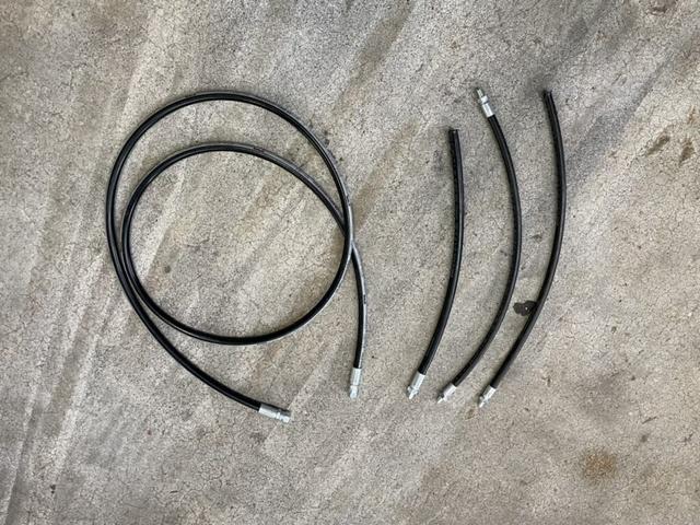 油圧ホース製作もいたします。農機や建機もご相談ください。