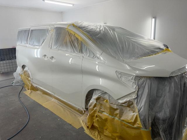 トヨタ　アルファード　板金・外装補修