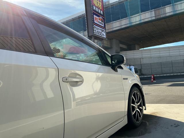 トヨタ　プリウス　タイヤ交換